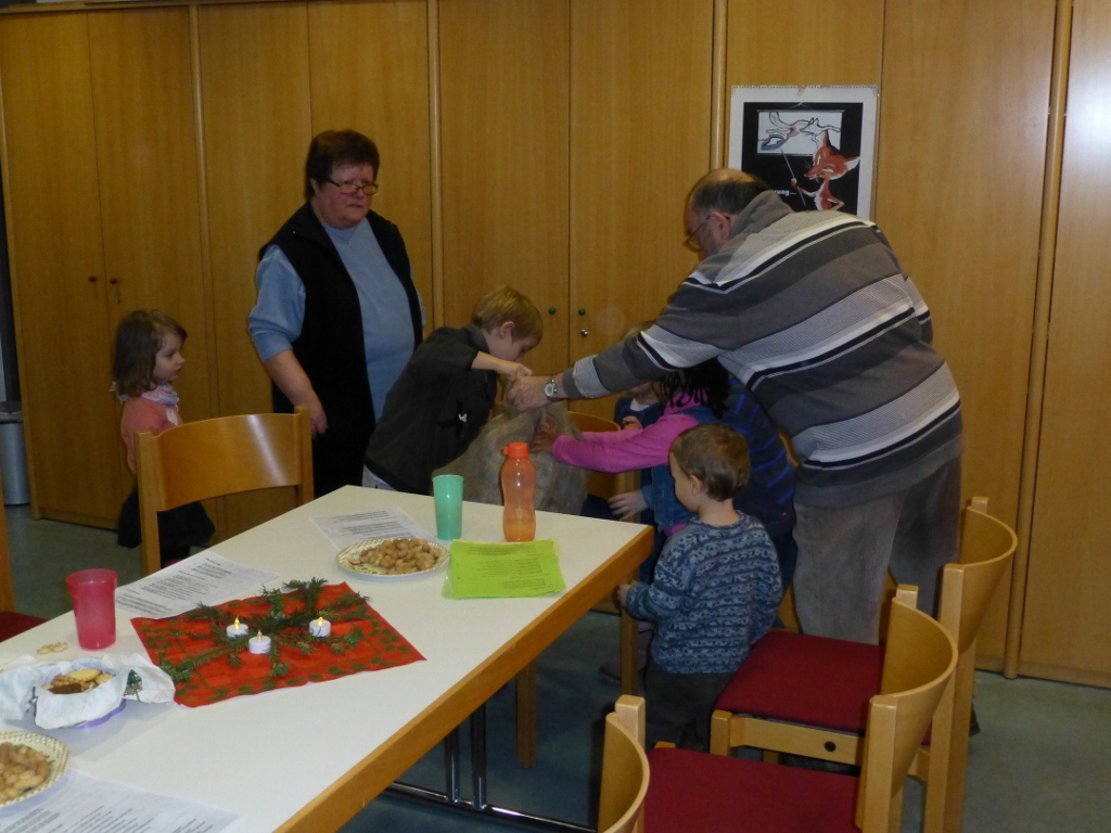 21.12.2012: Weihnachtsfeier bei den Kindern